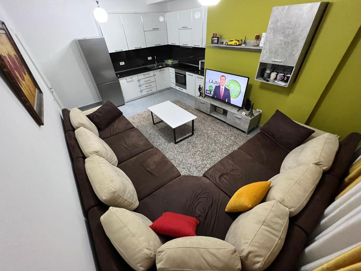 Apartment Rent Elbasan City Center 1 Buitenkant foto