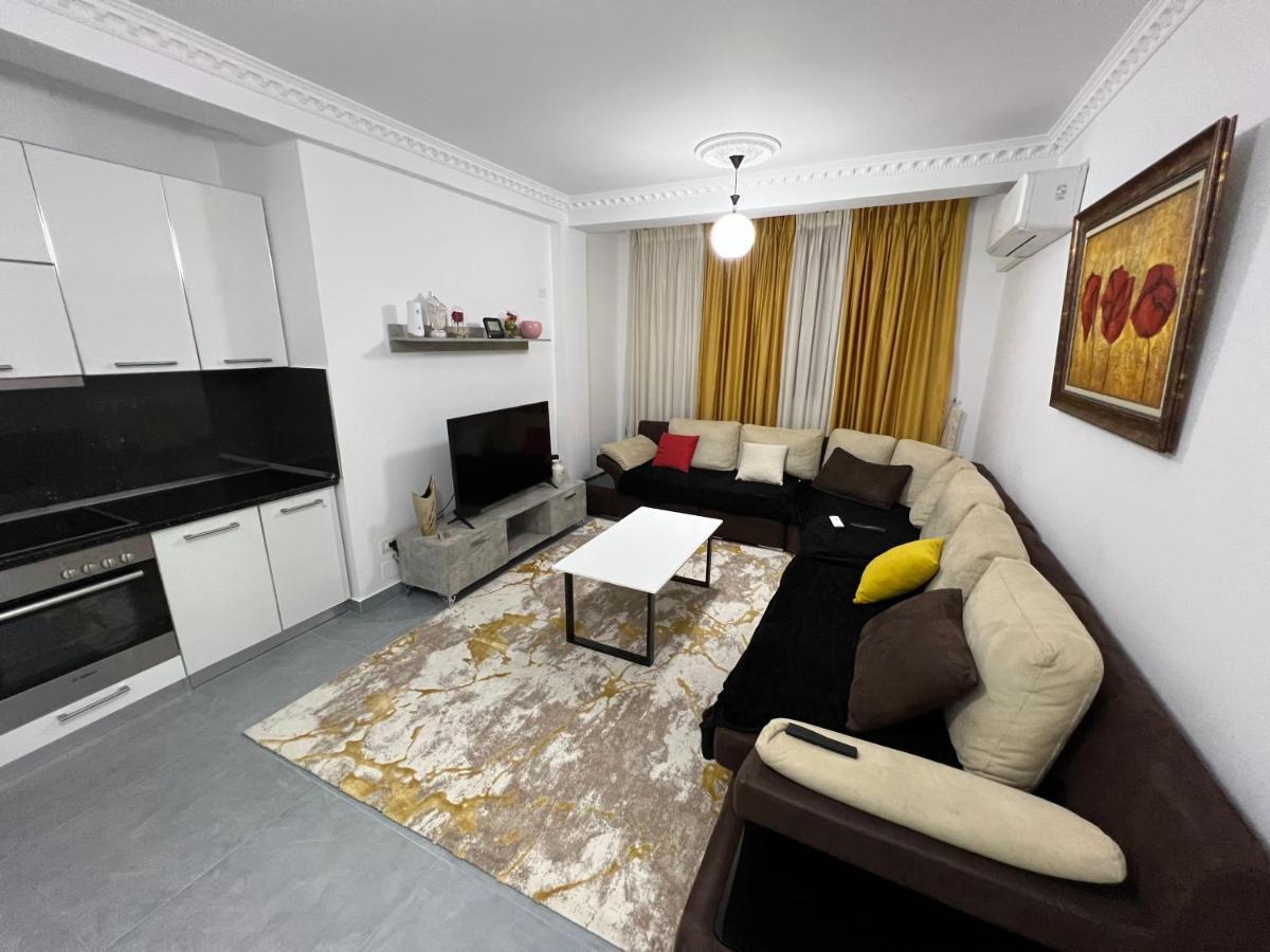 Apartment Rent Elbasan City Center 1 Buitenkant foto