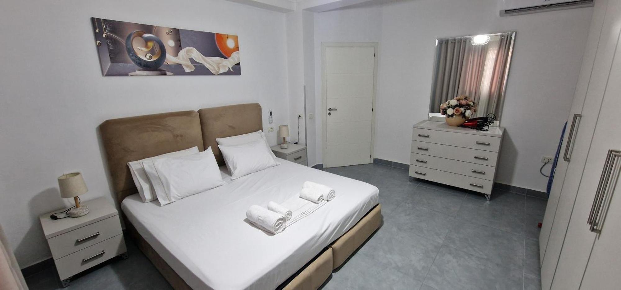 Apartment Rent Elbasan City Center 1 Buitenkant foto